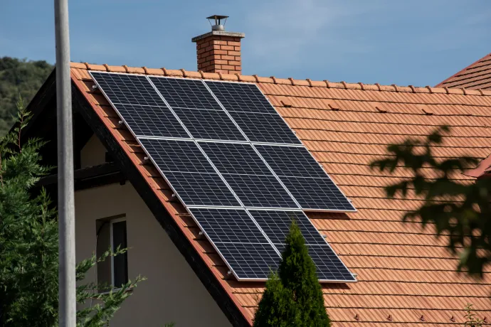 Napelemesek, figyelem: ősztől kezdődhet meg a betáplálási korlátozás fokozatos megszüntetése