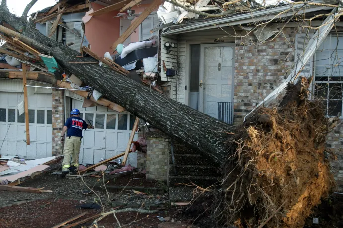 Tornádó pusztított az amerikai Little Rock városában, Arkansas államban – Fotó: Benjamin Krain / AFP