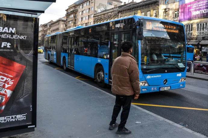 Majdnem 23 millió kilométert tettek meg a metrópótló buszok a hármas metró felújítása alatt