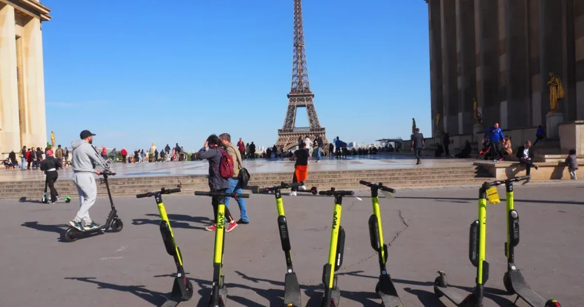 A párizsiak betiltanák a bérelhető elektromos rollereket