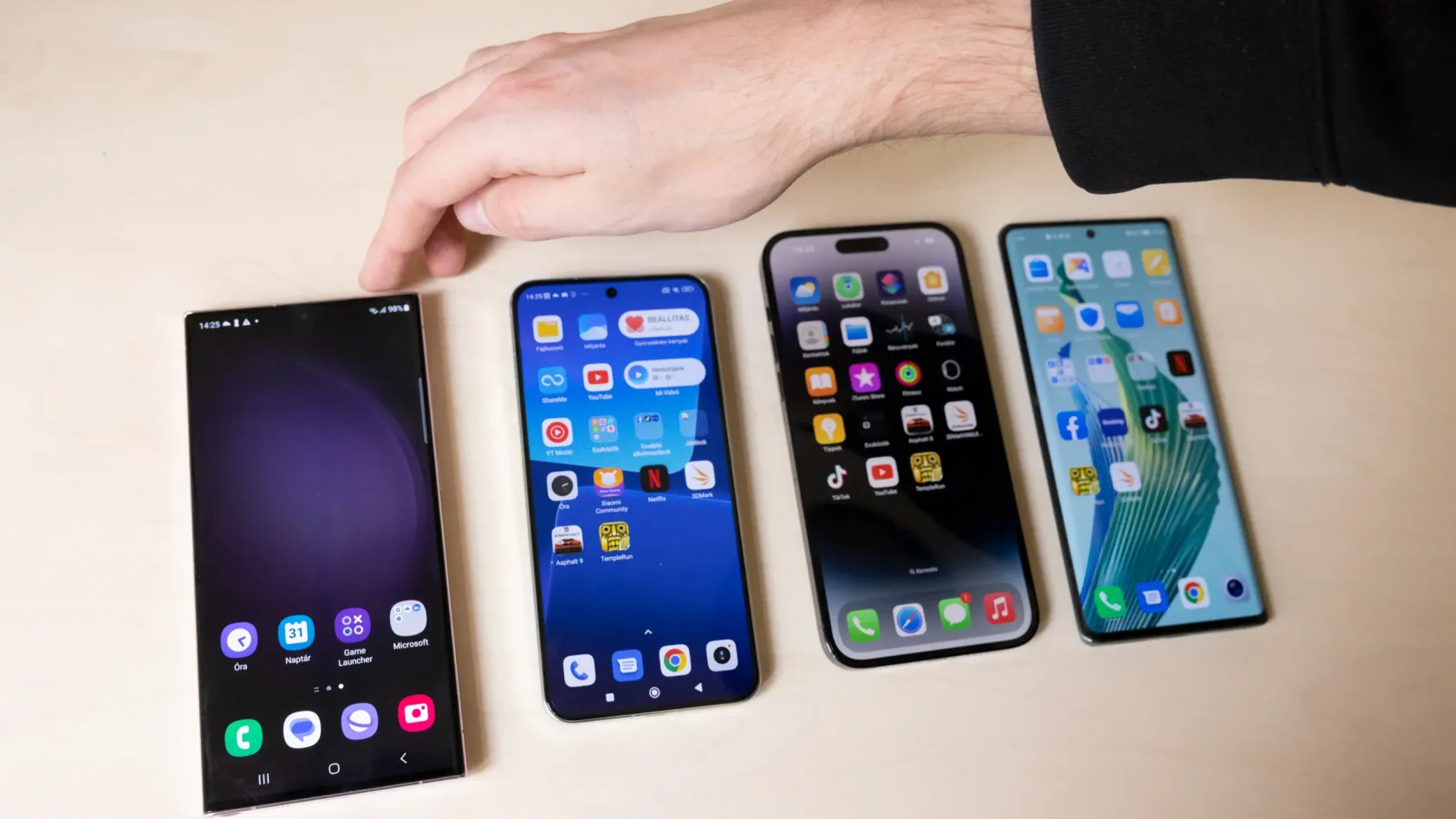 Melyik telefon aksija bírja legtovább?