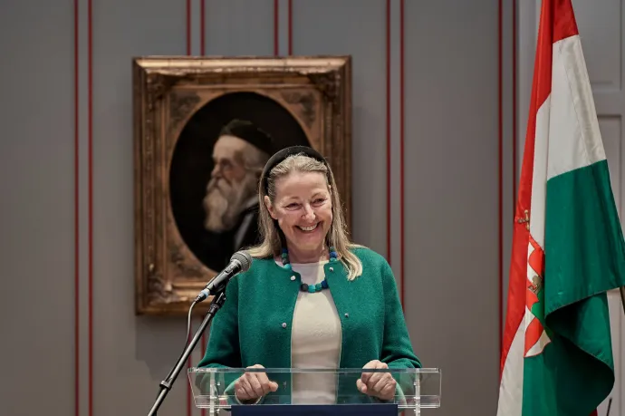 Habsburg Otto lánya Emil Boc polgármesterrel és a magyar elöljárókkal is kezet rázott Kolozsváron