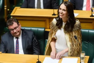 A távozó új-zélandi miniszterelnök otthagyja a politikát, Vilmos herceg környezetvédelmi szervezetében is szerepet vállal