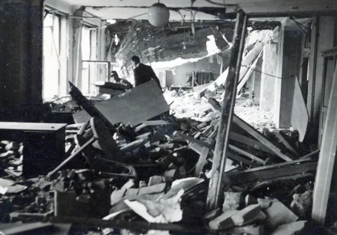 A kassai Postapalota helyiségei az 1941. június 26-i bombázás után – Fotó: Matthaeidesz Konrád / Fortepan