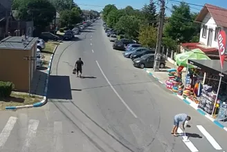 Saját gyalogátjárót festett fel magának egy tengerparti árus, a térfigyelő kamera buktatta le