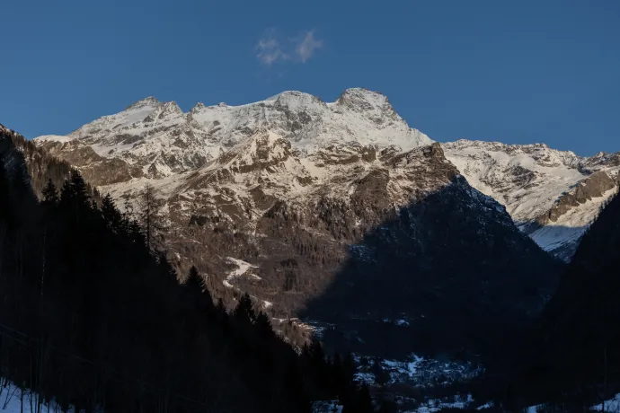 A Monte Rosa-masszívum az olasz–svájci határon – Fotó: Andrea Carrubba / Anadolu Agency via AFP