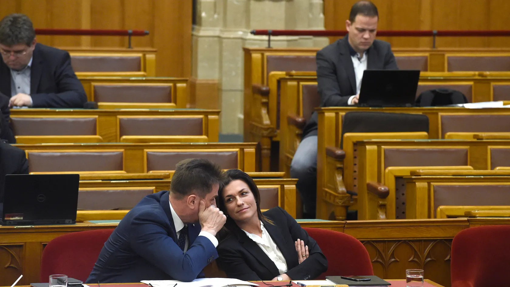 „Az emberi gyarlóság nem feltétlenül azt jelenti, hogy a rendszer rossz” – a kormány egy lépést sem tett Völner lemondása óta