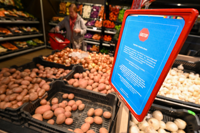 Folytatódó recesszió, lassan csökkenő infláció, ködbe vesző EU-transzferek