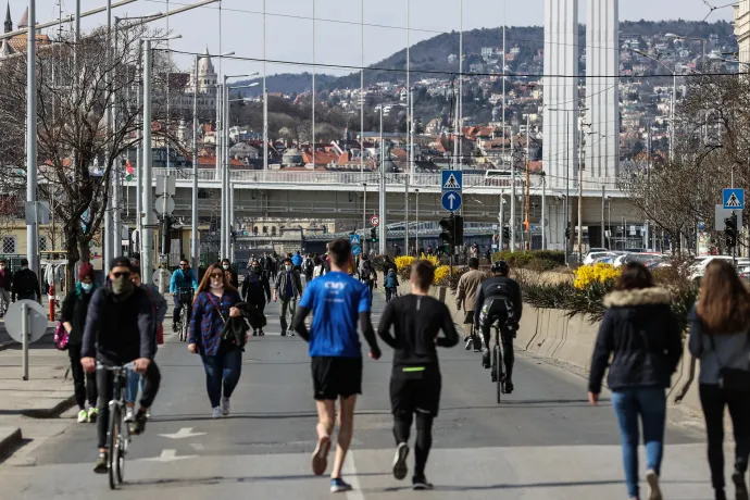 Mától négy napon át a gyalogosoké és a kerékpárosoké a pesti alsó rakpart egy szakasza