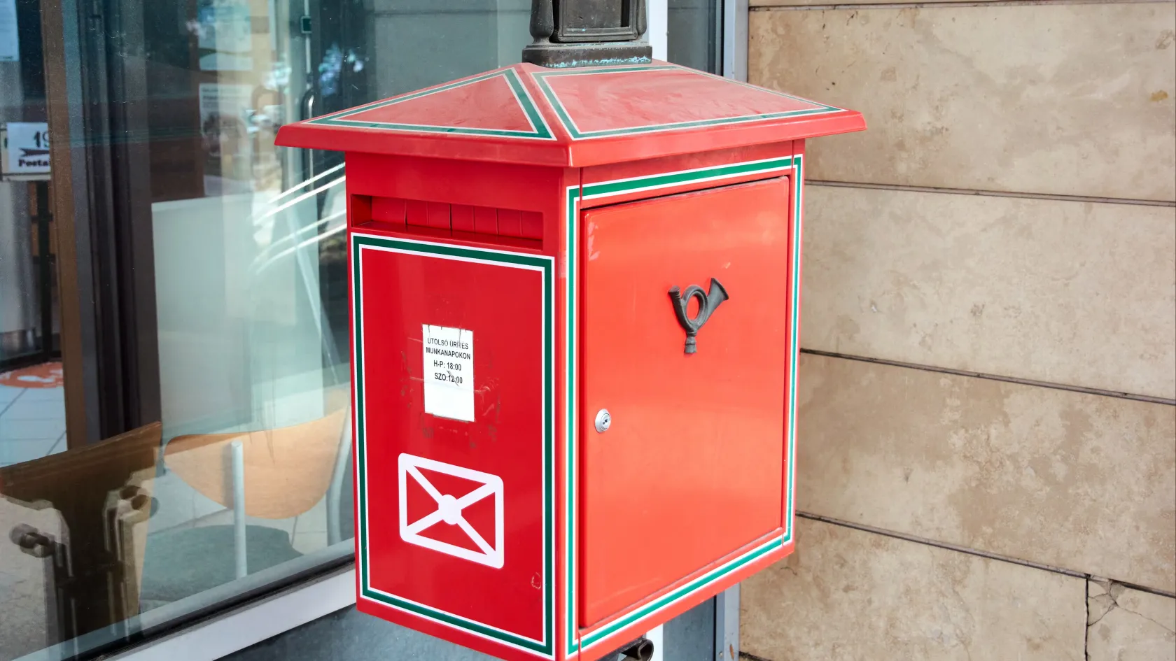 Szakszervezet: Az utóbbi évek legnagyobb felmondási hulláma zajlik a Postánál