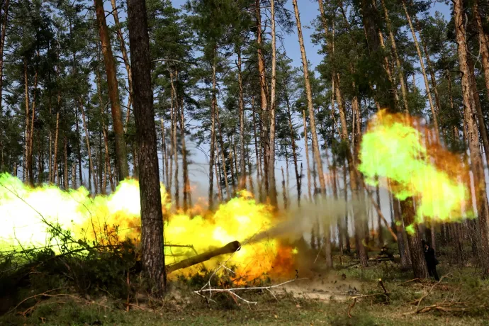 Lőszerhiány sújtja a fronton harcoló oroszokat, egyes helyeken korlátozzák a napi mennyiséget