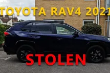 Két perc alatt, a fényszórón át lopják a Toyotákat hitech tolvajok