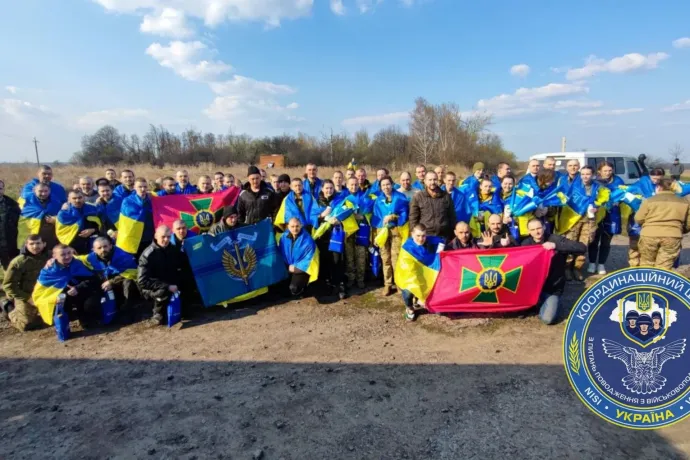 106 orosz hadifoglyot cseréltek el 100 ukránra, Azovsztal-védők is szabadultak