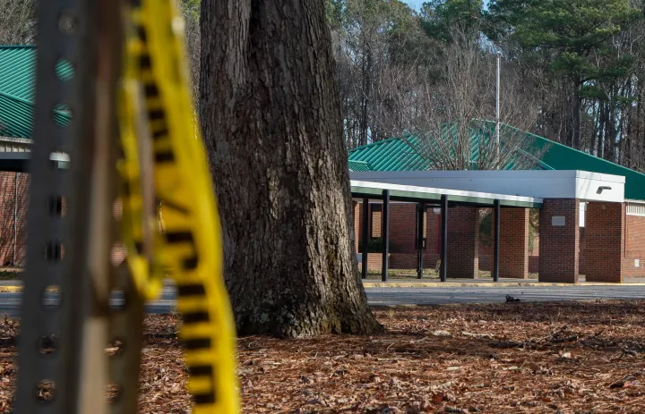A virginiai iskola lezárt területe a lövés után januárban – Fotó: Jay Paul / Getty Images
