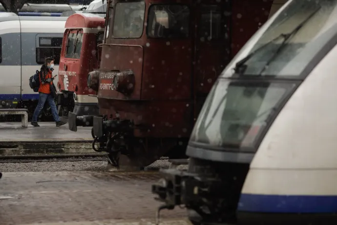 Vasutasok sztrájkja Bukarestben, 2021. december 20-án – Románia elavult vasúti infrastruktúrájának feljavítása még évtizedekbe telhet – Fotó: George Calin / Inquam Photos