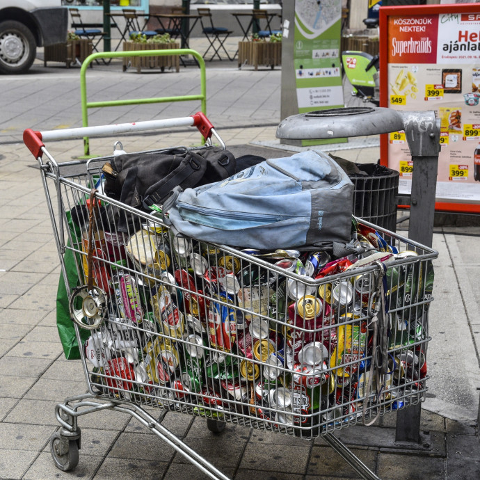 „A szegények mindig adakoznak nekem, a gazdagok igyekeznek tudomást se venni rólam” – ezekkel szembesülnek az utcán Budapest hajléktalanjai