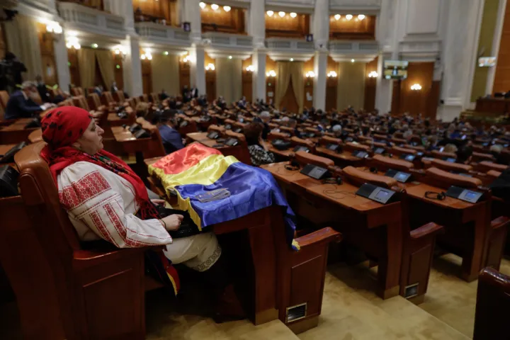 Diana Șoșoacă a szenátus és a képviselőház közös ülésén, Románia európai uniós csatlakozásának 15. évfordulóján, 2022. február 2-án – Fotó: George Calin / Inquam Photos