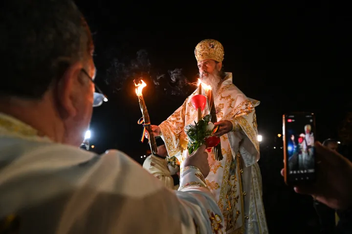 A Román Ortodox Egyház szóvivője visszaszólt Teodosie érseknek: a Szent Fényre hivatkozni olyan, mintha Isten csodája a naptártól és nem a hittől függene