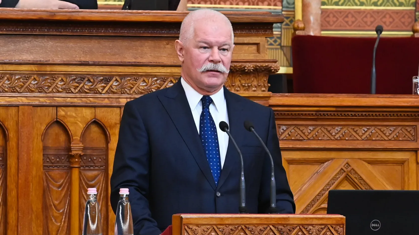 Csák János kifelejtette a vagyonnyilatkozatából a Fudan alapítványi elnökségi posztját