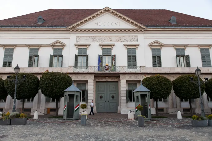 Azért nevezik át Sándor-palotára Novák Katalin hivatalát, mert ez az épület neve