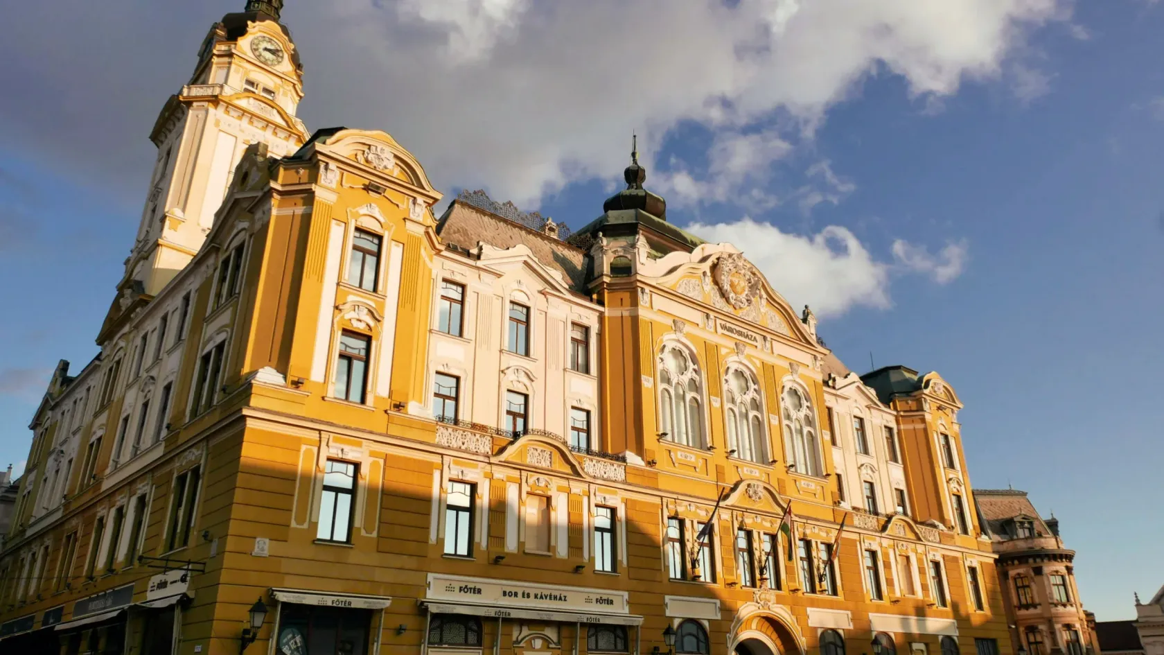 Akkugyárról szondázza telefonon a pécsieket a polgármester, a Fidesz visszaélést, álproblémát emleget