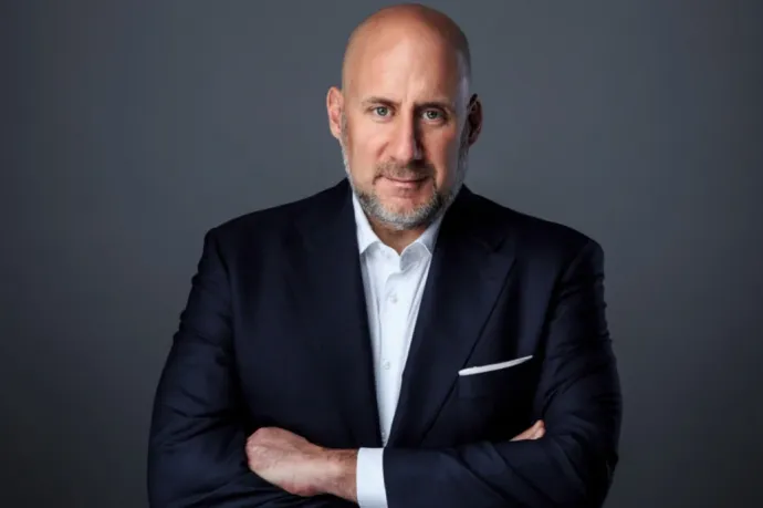 Brüsszelnek nem tetszett, hogy fideszes politikusok ülnek az egyetemi alapítványokban, most megkapják helyette a NER egyik fő üzletemberét