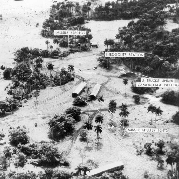 Elrettentés, megaláztatás vagy kompromisszum: népszerű, de vitatott párhuzam Ukrajnával a kubai rakétaválság