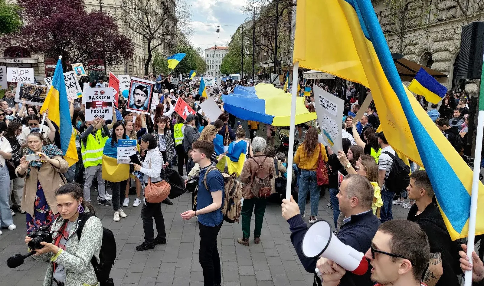 Publicus: Az ellenzékiek az ukránokkal szimpatizálnak, a kormánypártiak inkább az oroszokkal