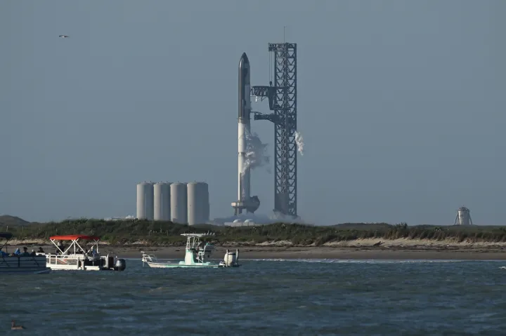Lefújták Elon Musk marsrakétájának első tesztkilövését