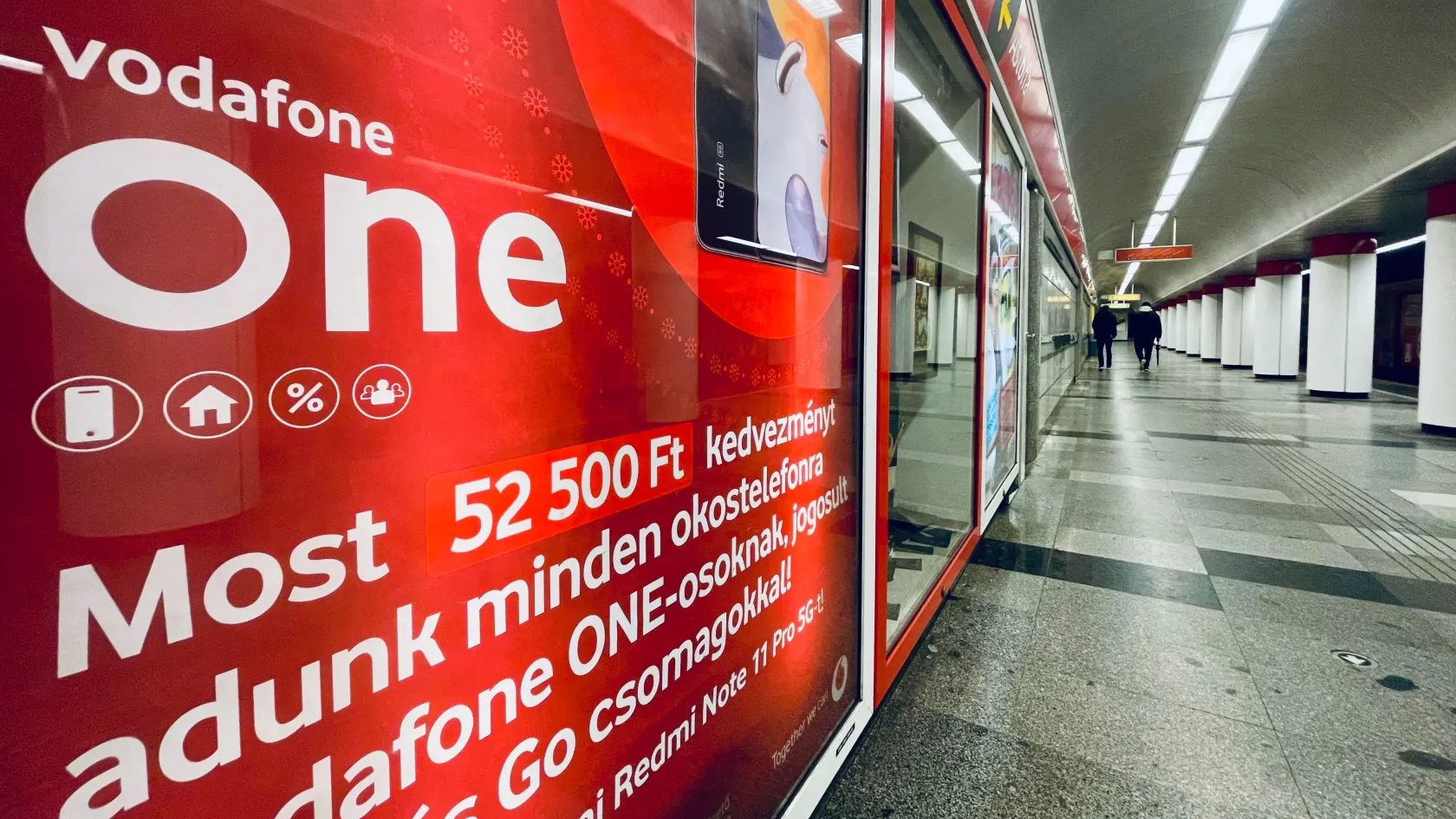24: Egy hónap sem volt elég a Vodafone 323 milliárdos szerződésének magyarra fordításához