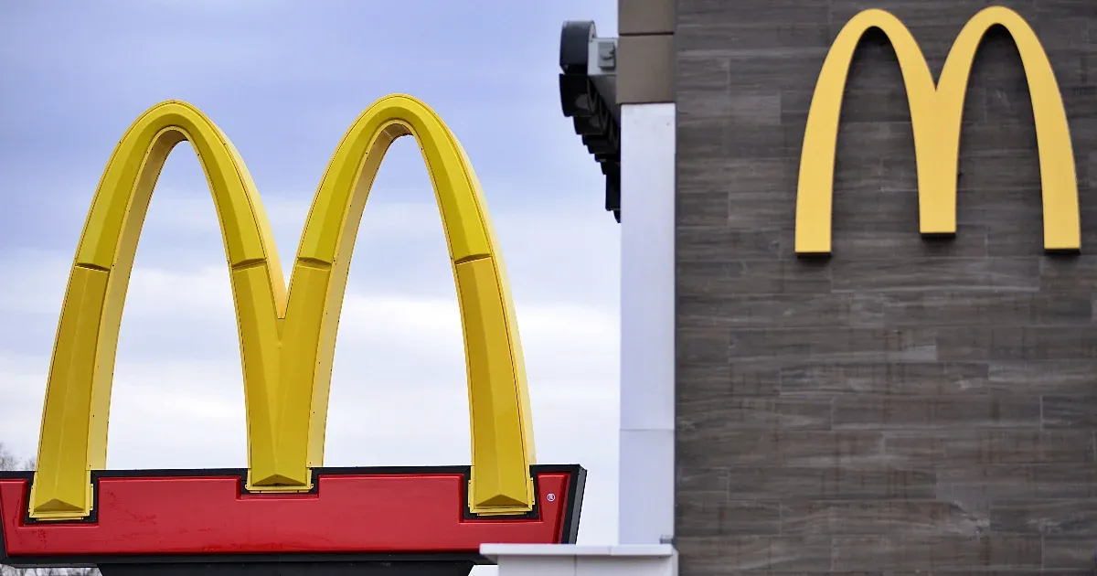 Bejelentette a McDonald's, hogy változtatnak a legfontosabb szendvicseiken