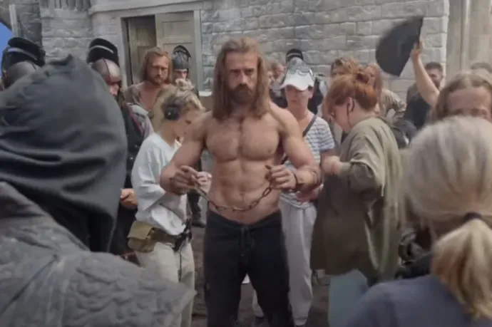 „Olyan, mint a Trónok harca, csak sárkányok nélkül” – kijött az előzetese minden idők legdrágább magyar sorozatának