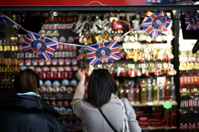 A britek több mint fele nem akarja, hogy közpénzből koronázzák III. Károlyt