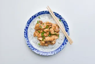 A kínai büfék sztárja, a szójás-mogyorós kung pao csirke