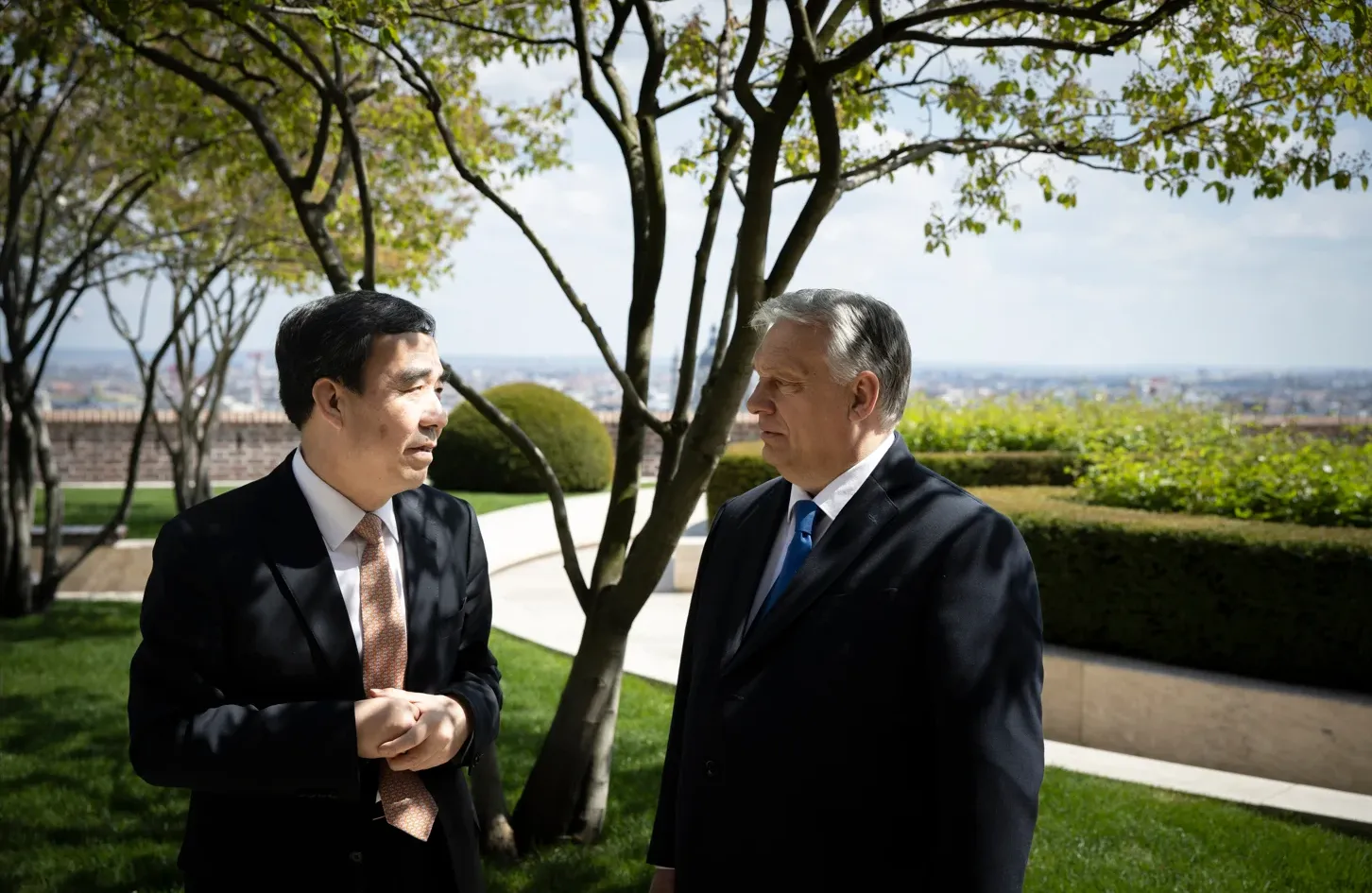 Orbán fogadta a Magyarországon fióktelepet nyitó kínai bank elnökét