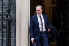 Lemondott a zaklatással vádolt brit miniszterelnök-helyettes