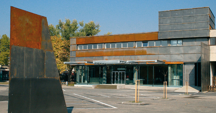 Nincs rá pénze az önkormányzatnak, megszűnik a Paksi Képtár