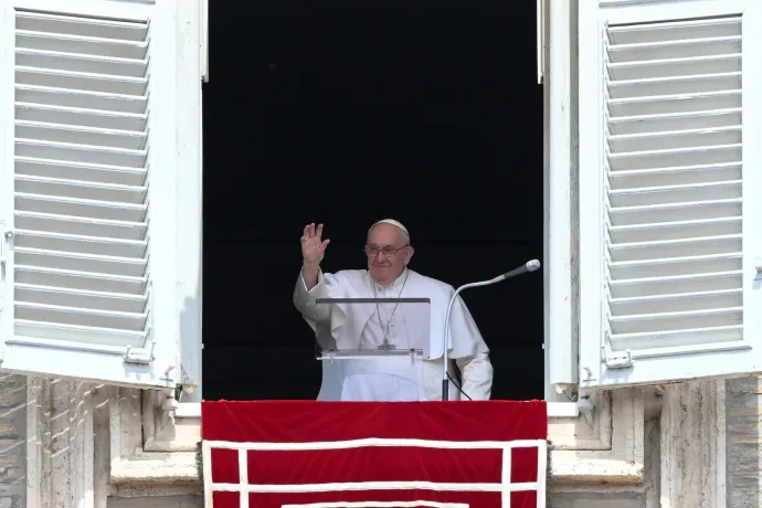 Ferenc pápa: Európa közepébe utazom, mely felett a háború fagyos szelei fújnak