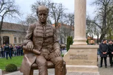 Megbírságolták a Kölcsey-szobor miatt Nagykároly polgármesterét