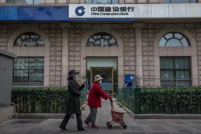A China Construction Bank (CCB) egyik fiókja Pekingben, 2020. november 5-én – Fotó: Roman Pilipej / EPA / MTI
