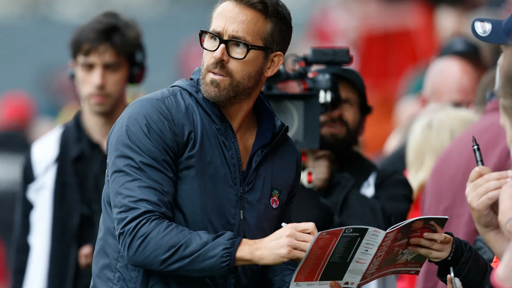 Különleges ajándékot adott Ryan Reynolds egy haldokló rajongójának