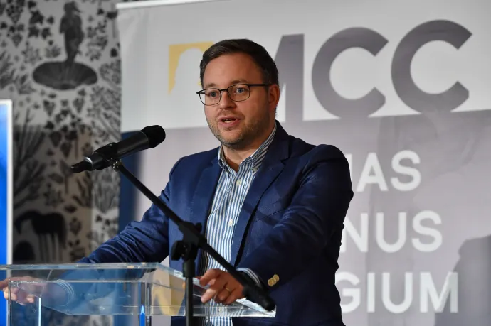 36 milliárd landolhat a fideszes elitképzőnél a Mol és a Richter osztalékából