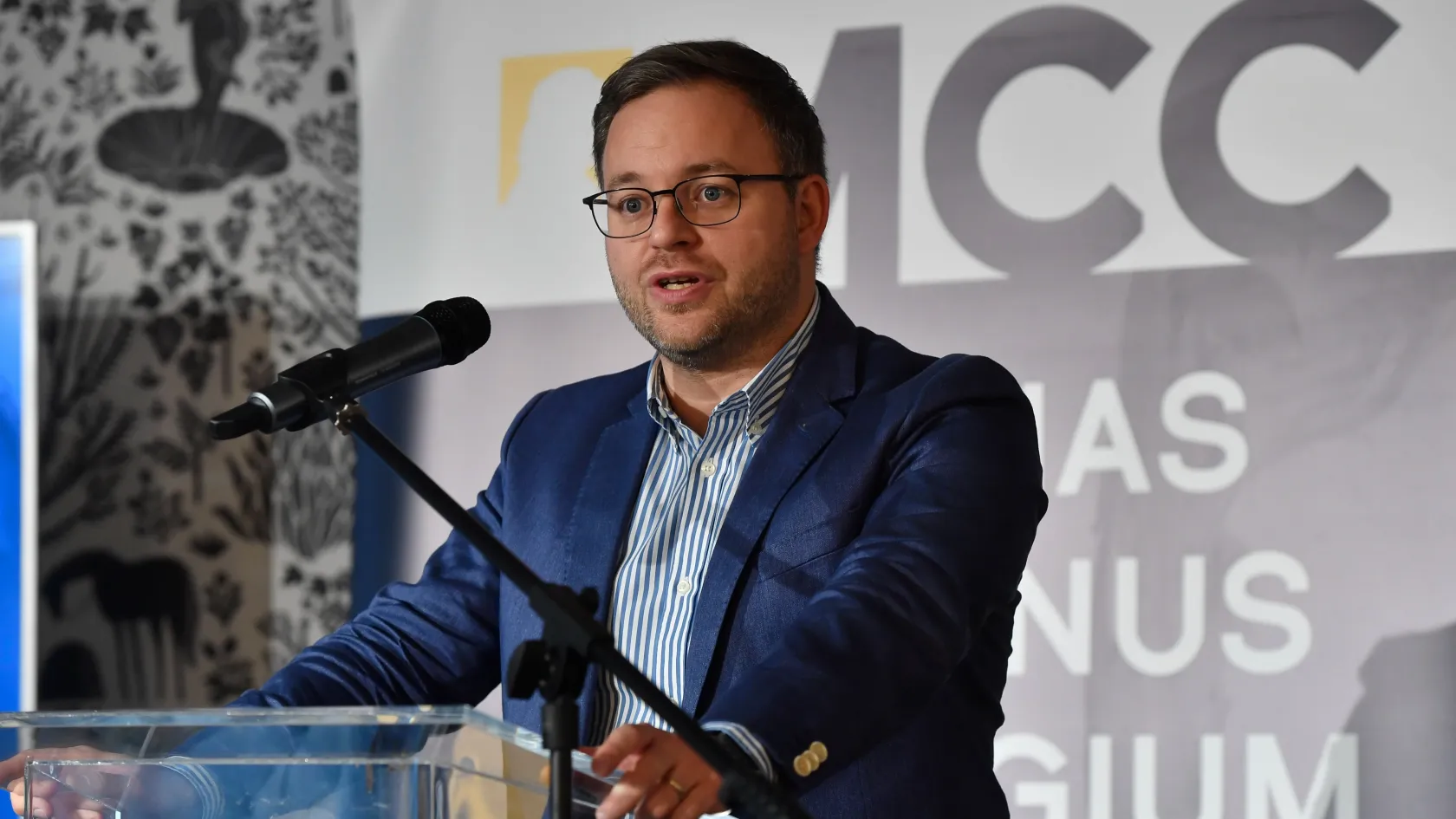 36 milliárd landolhat a fideszes elitképzőnél a Mol és a Richter osztalékából