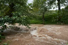 Első- és másodfokú árvízvédelmi készültség van érvényben több erdélyi megyében
