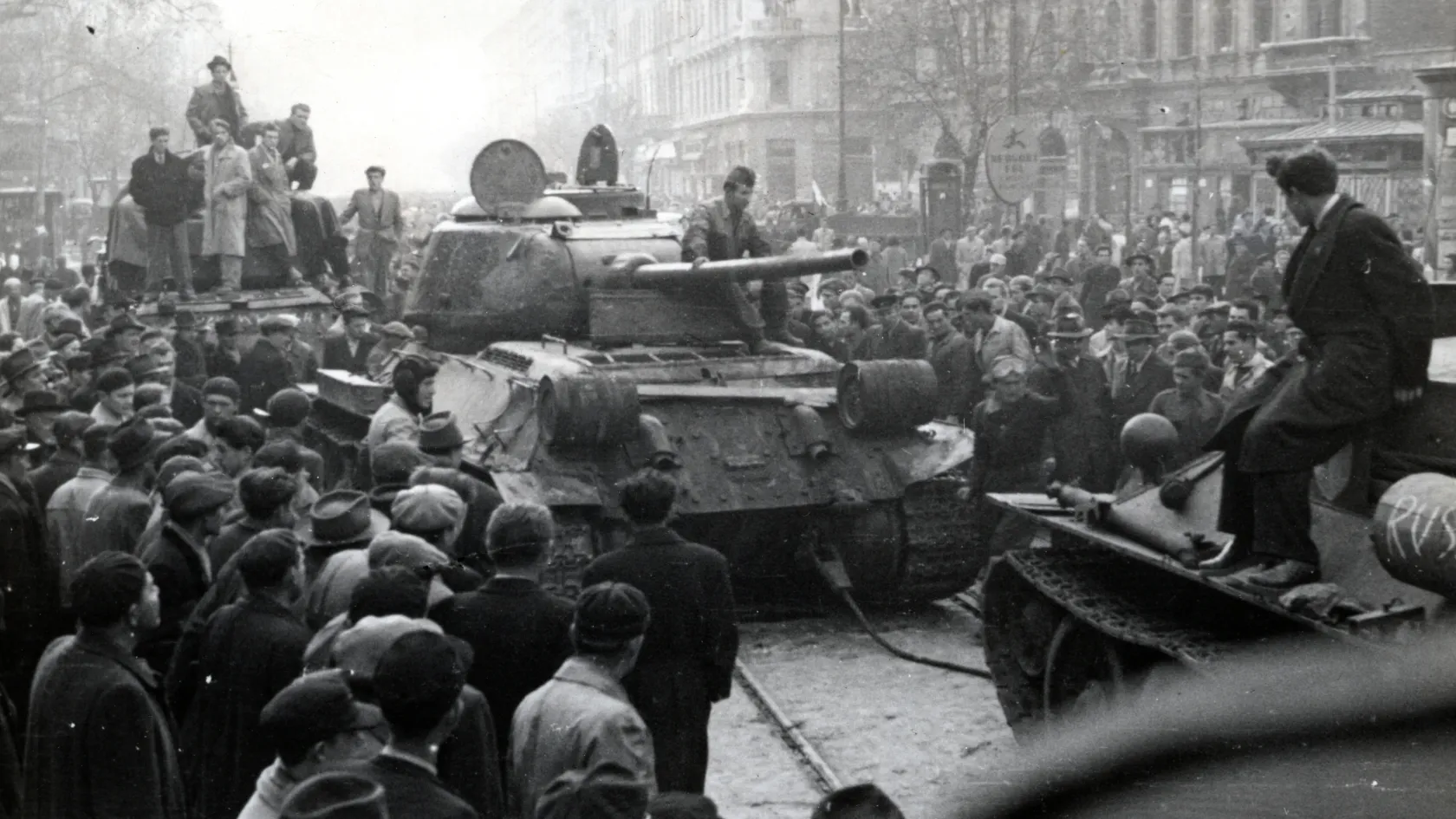 1956: fasiszta felkeléstől tömeges erőszakcselekményig volt már minden a forradalom