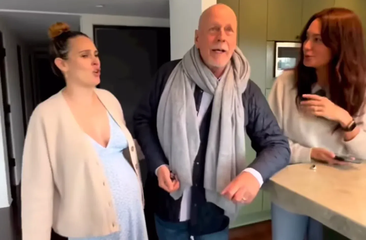 Megszületett Bruce Willis első unokája
