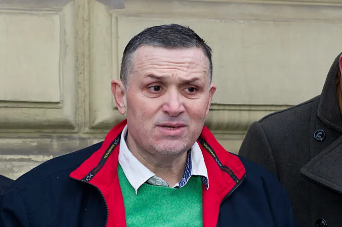 Magánmentővel vitték be a börtönbe Galambos Lajost