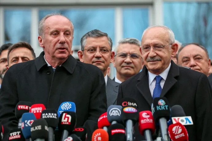 Kemal Kılıçdaroğlu és Muharrem İnce találkozójuk után tartott sajtótájékoztatón Ankarában 2023. március 29-én – Fotó: Alp Eren Kaya / Republikánus Néppárt / Reuters
