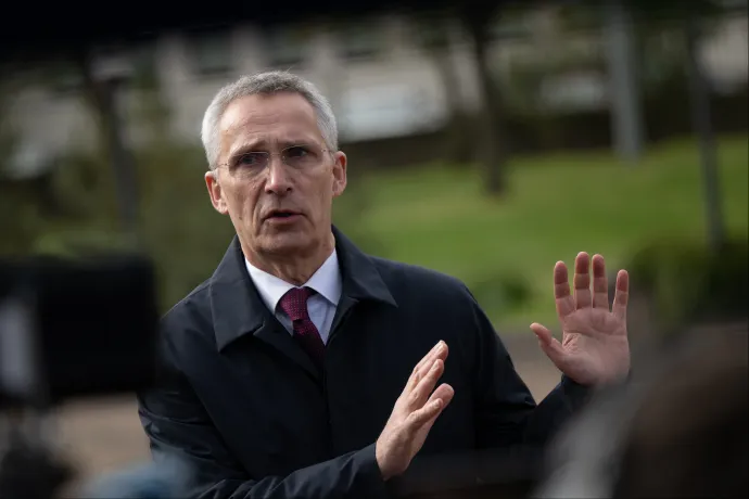 NATO-főtitkár: Kilenc új ukrán páncélos dandárt képeztünk ki és szereltünk fel