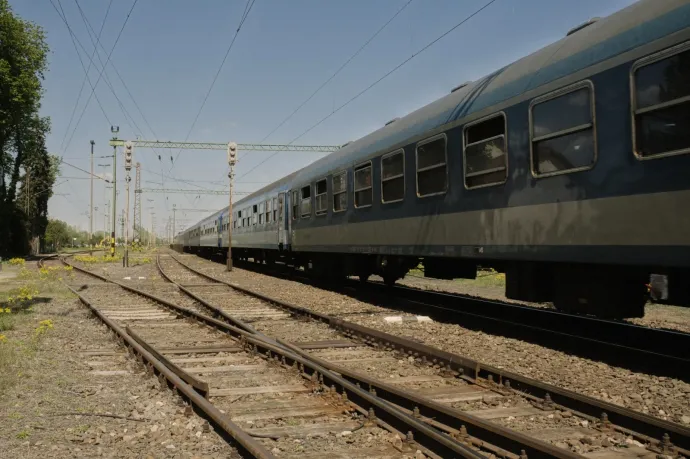 A 90-es években a mostaninál is volt gyorsabb szegedi vonat, hamarosan pedig még tovább nőhet a menetidő